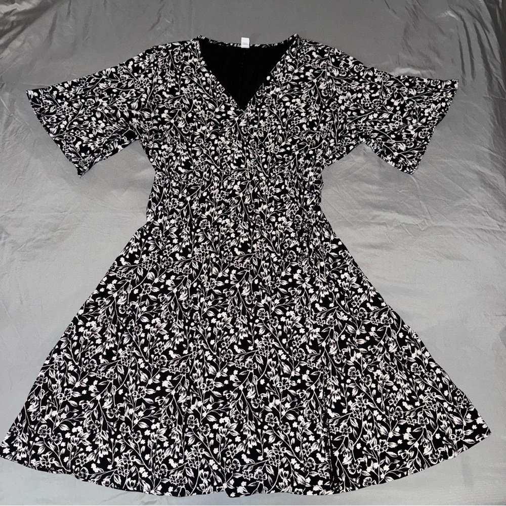 Old Navy Black and White Flutter Sleeve A-Line Dress